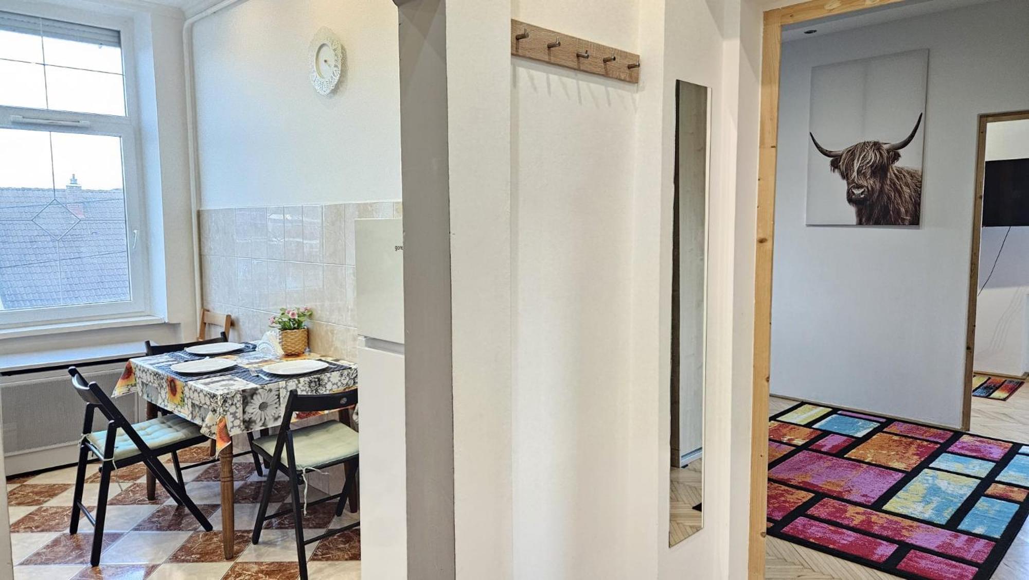 Lovely Central Apartment With Free Parking, Koezponthoz Koezeli 3 Szobas Lakas Gyor Ngoại thất bức ảnh